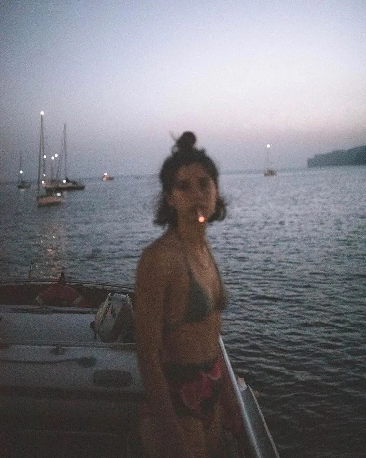 Faceless TikTok slideshow example with 998K views